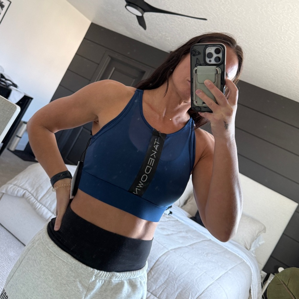 Takedown Zipper Sports Bra